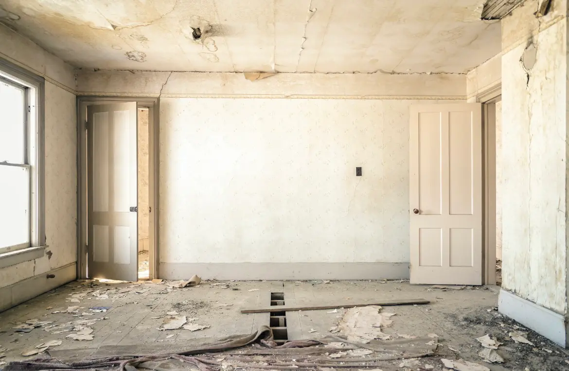 Waste disposal crew managing a cleanout project in Clear Lake